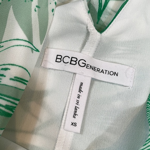 BCBG Dress Size XS Green and White Floral Print - Picture 9 of 11